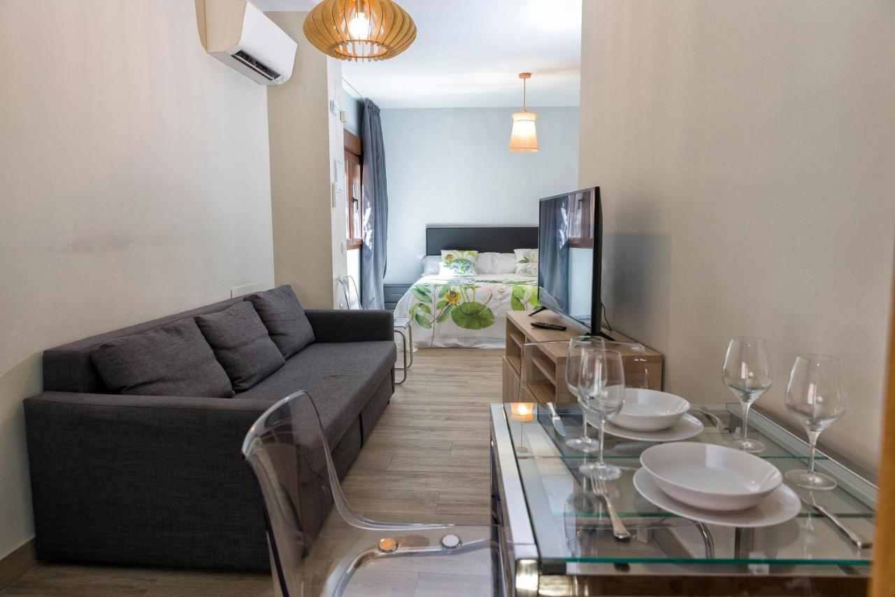 Apartamentos Onnight Málaga Esterno foto